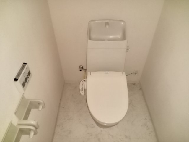 川崎市多摩区登戸の賃貸マンションのトイレ