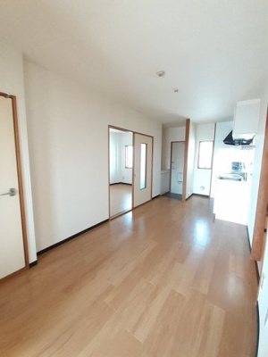 【内装】 | ノートル・メゾン | 明るい色調の室内です