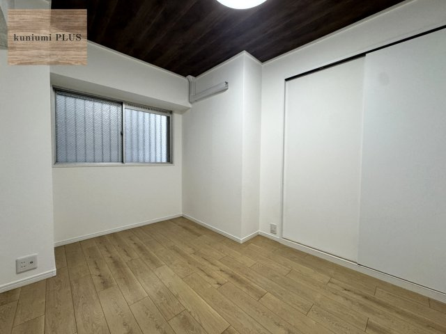 日商岩井京橋ハイツの洋室