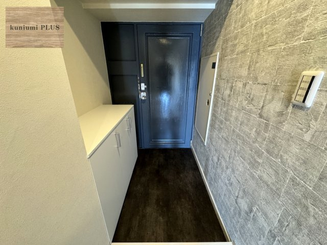 日商岩井京橋ハイツの玄関