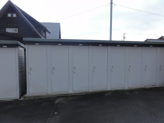 ラフォーレ２号館の設備|トランクルーム