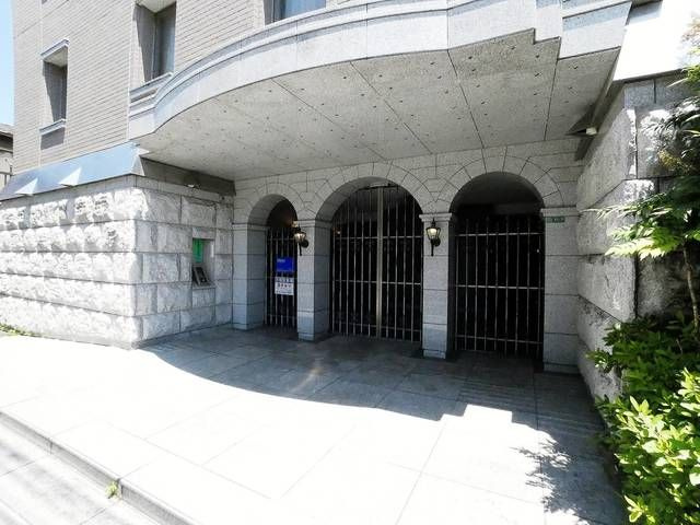 パルテールＩＷＡＳＡＫＩのエントランス