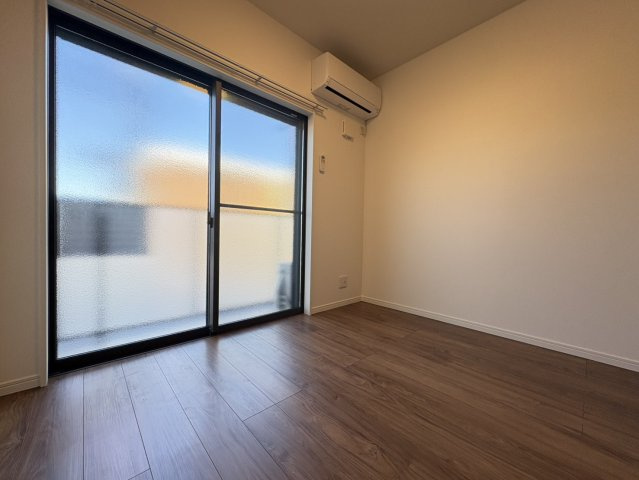 アルメリアの洋室