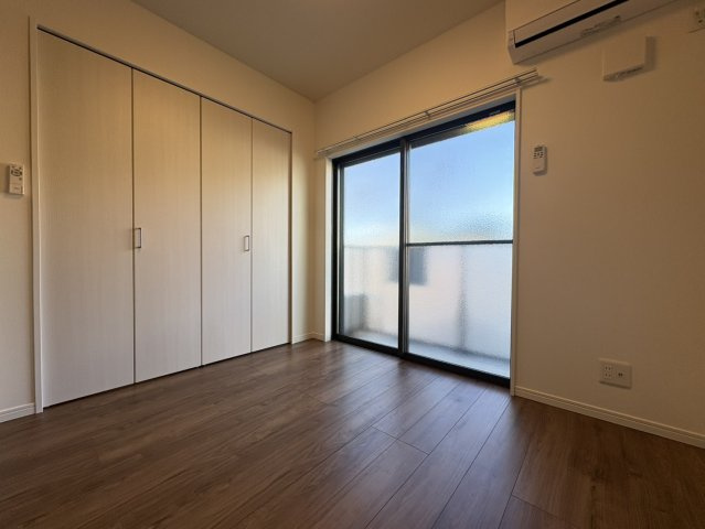 アルメリアの洋室