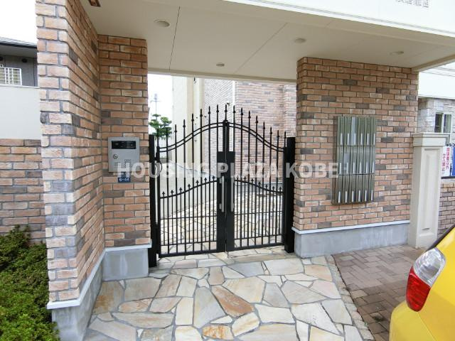 プロムナード須磨離宮のエントランス