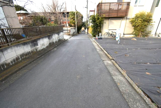 善福寺2丁目・売地の前面道路含む現地写真