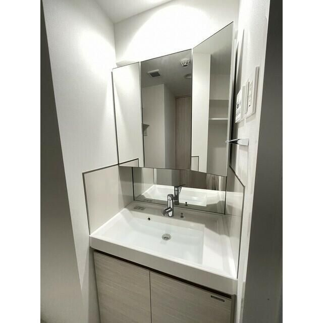 コンフォリア・リヴ平井MUTIOの洗面所