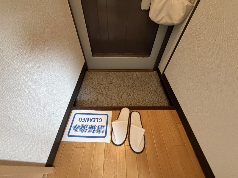 益本ビルの玄関
