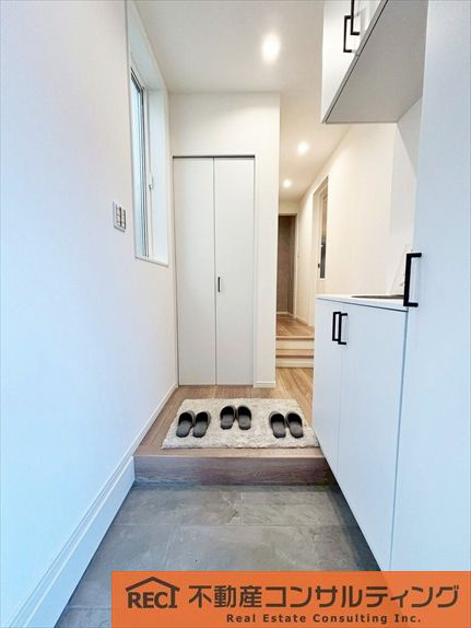 神戸市垂水区星陵台7丁目　新築戸建の玄関