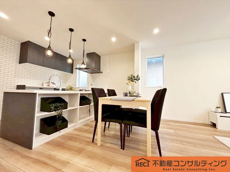 神戸市垂水区星陵台7丁目　新築戸建の居間・リビング|明るい2階リビング