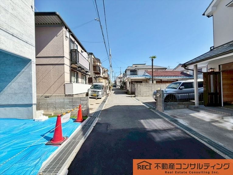 神戸市垂水区星陵台7丁目　新築戸建の前面道路含む現地写真