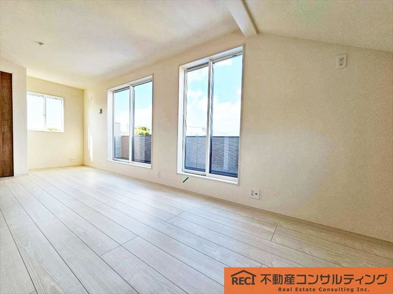 西宮市浜甲子園1丁目　新築戸建の内装