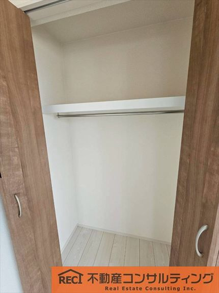 西宮市浜甲子園1丁目　新築戸建の収納