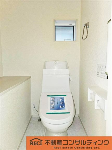 西宮市浜甲子園1丁目　新築戸建のトイレ