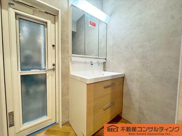 神戸市長田区細田町三丁目　中古戸建の独立洗面台