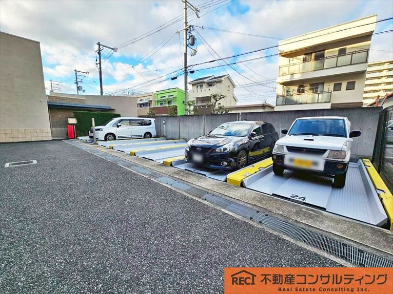 ディアステージ西宮ブライタスの駐車場