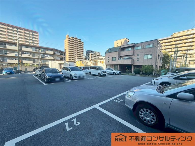 パレス東灘の駐車場