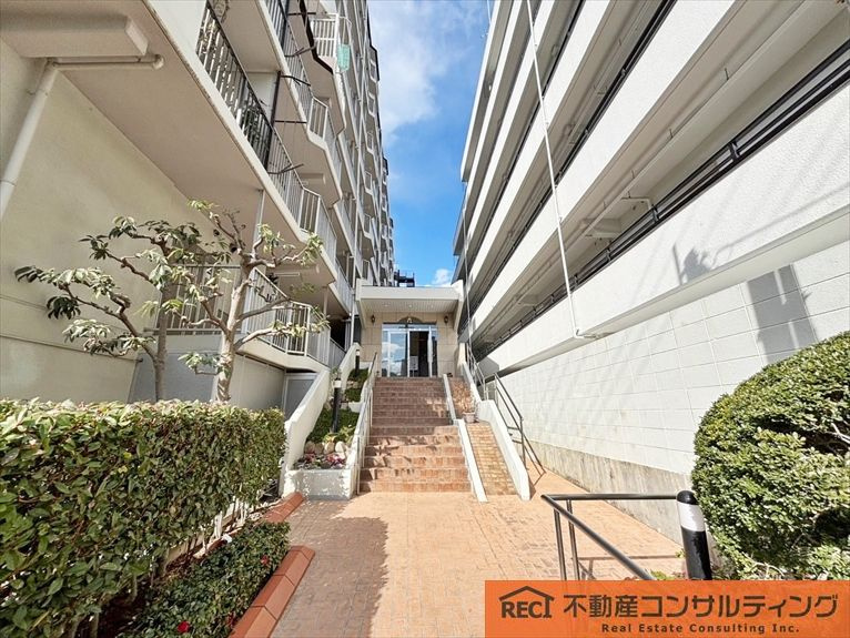 パレス東灘のエントランス