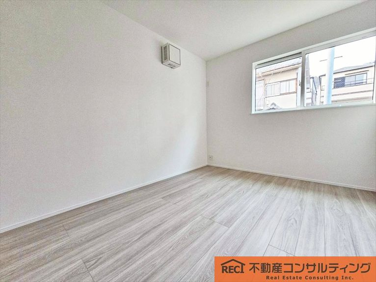神戸市灘区高尾通1丁目　新築戸建　2号棟の洋室