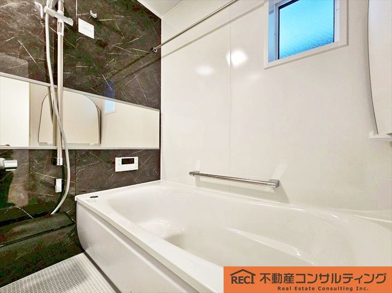 神戸市灘区高尾通1丁目　新築戸建　2号棟の浴室