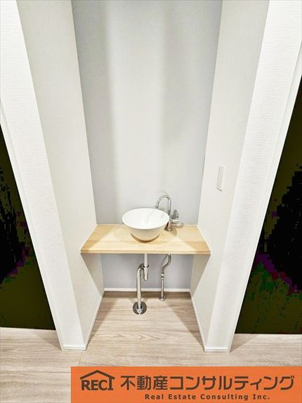 神戸市灘区高尾通1丁目　新築戸建　2号棟の洗面所