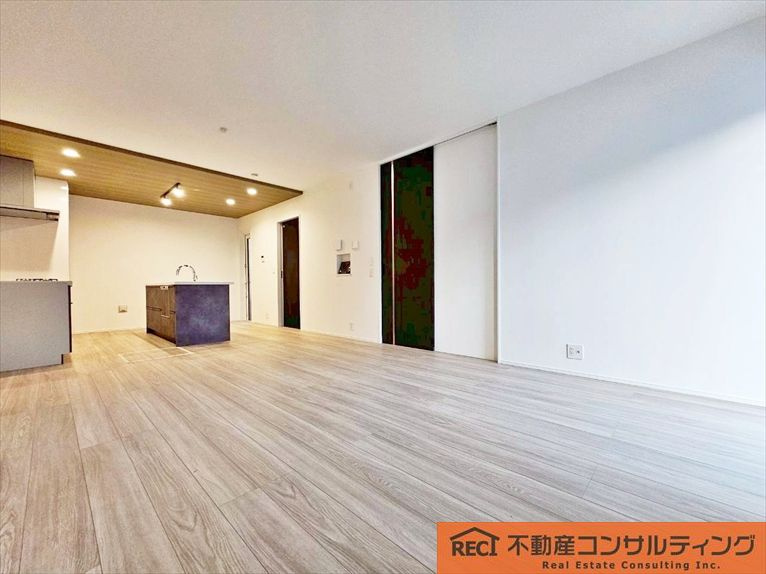 神戸市灘区高尾通1丁目　新築戸建　2号棟の居間・リビング