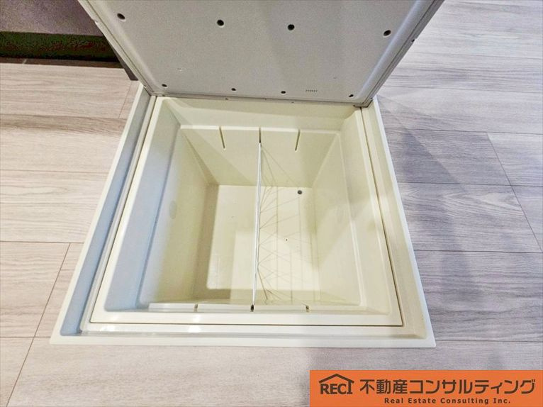 神戸市灘区高尾通1丁目　新築戸建　2号棟の収納