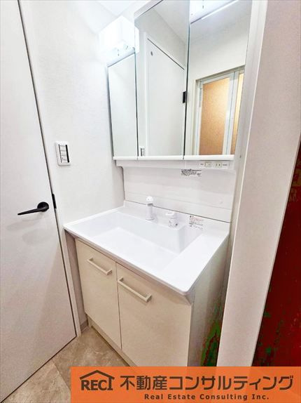 甲南グランドハイム御影の独立洗面台