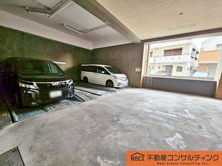 サンシャイン王子公園の駐車場