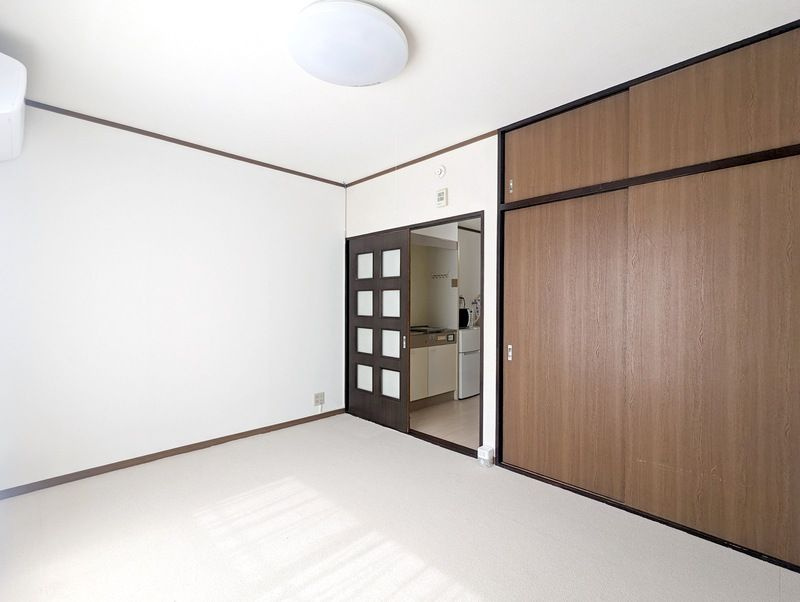 カレッジハウス１０の居間・リビング