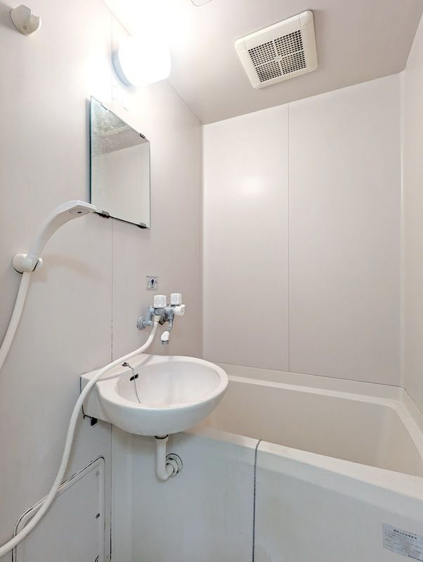 カレッジハウス１０の浴室