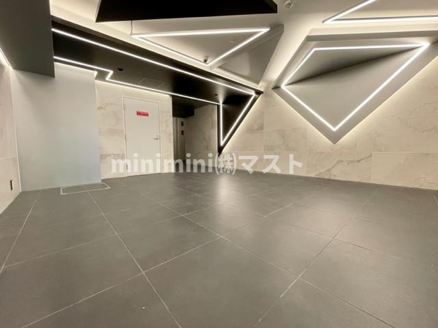 大阪市中央区北新町の賃貸マンションのロビー