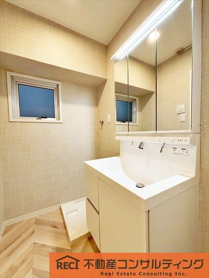 コムーネ灘の独立洗面台