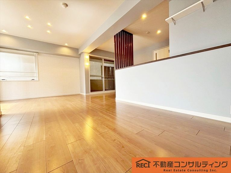 コムーネ灘の居間・リビング