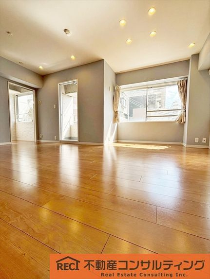 コムーネ灘の居間・リビング