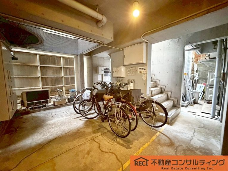 コムーネ灘の駐輪場