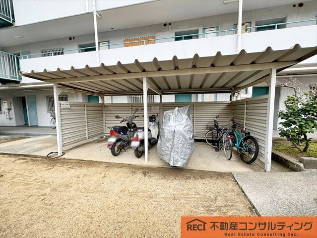 サンシャイン西芦屋の駐車場
