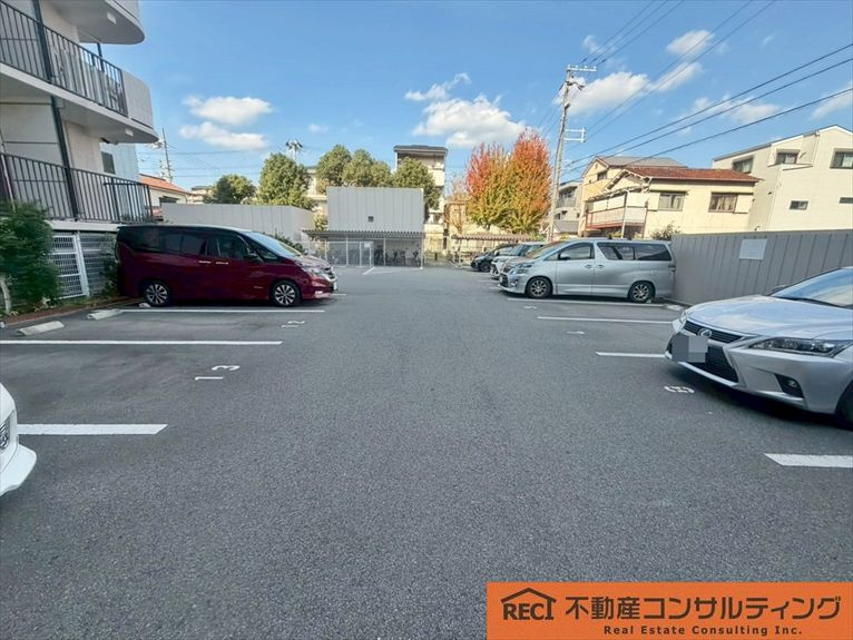 ネオコーポ魚崎の駐車場