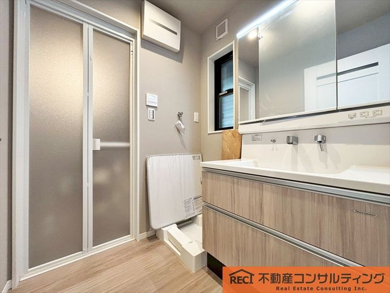 神戸市灘区神ノ木通3丁目　新築戸建　B号地の独立洗面台