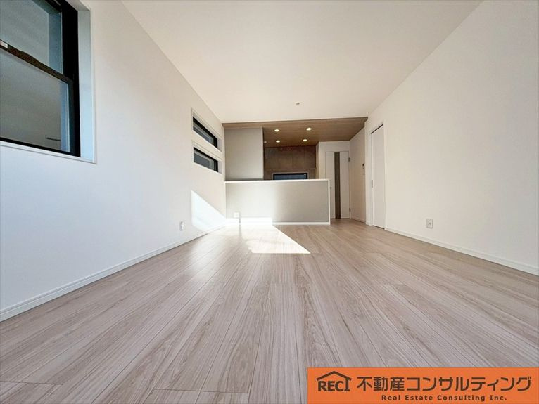 神戸市灘区神ノ木通3丁目　新築戸建　B号地の内装|灘小学校・原田中学校まで徒歩10分圏内