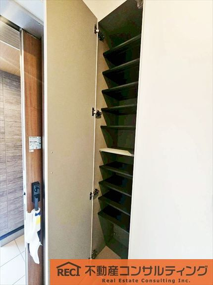 神戸市灘区神ノ木通3丁目　新築戸建　B号地の収納