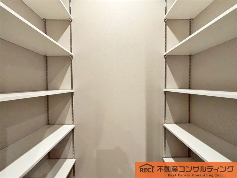 神戸市灘区神ノ木通3丁目　新築戸建　C号地の収納