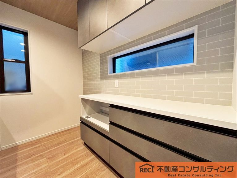 神戸市灘区神ノ木通3丁目　新築戸建　C号地の内装