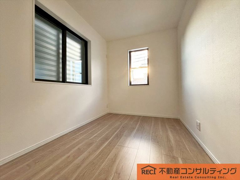 神戸市灘区神ノ木通3丁目　新築戸建　C号地の洋室