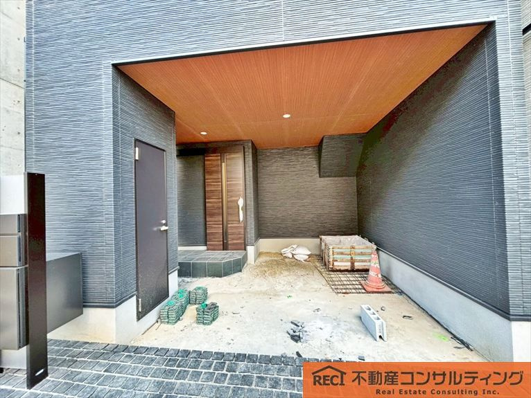 神戸市灘区神ノ木通3丁目　新築戸建　C号地の駐車場