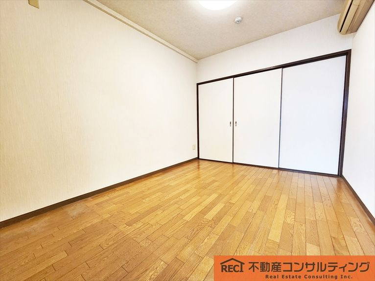 プリオーレ御影山の手C棟の洋室|L字キッチン