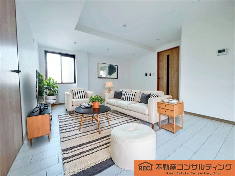 コボリマンション夙川老松台D棟の洋室|苦楽園小学校・苦楽園中学校地域