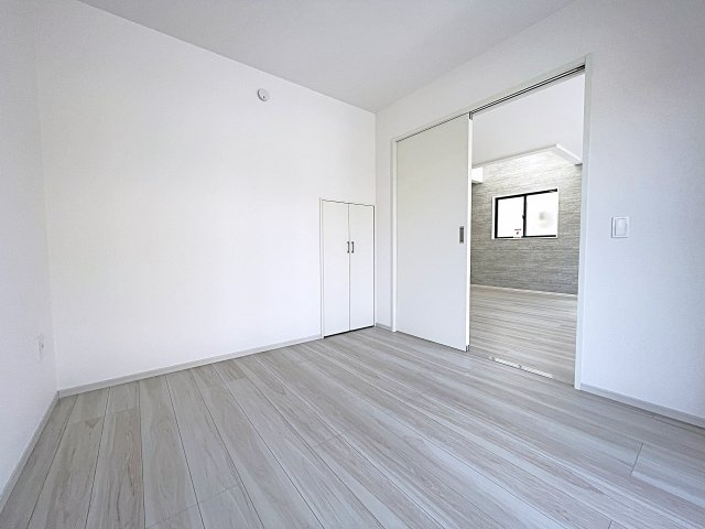新築戸建・新築建売　郡山市八山田2期　行徳小・行健中のキッチン|キッチンはカウンターになっているのでリビング全体を見渡すことができます！