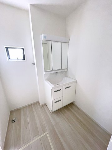 新築戸建・新築建売　郡山市八山田2期　行徳小・行健中の洋室|6.9帖の洋室はバルコニーに面しており大きな窓から日差しが入るので気持ちの良いプライベート空間です！