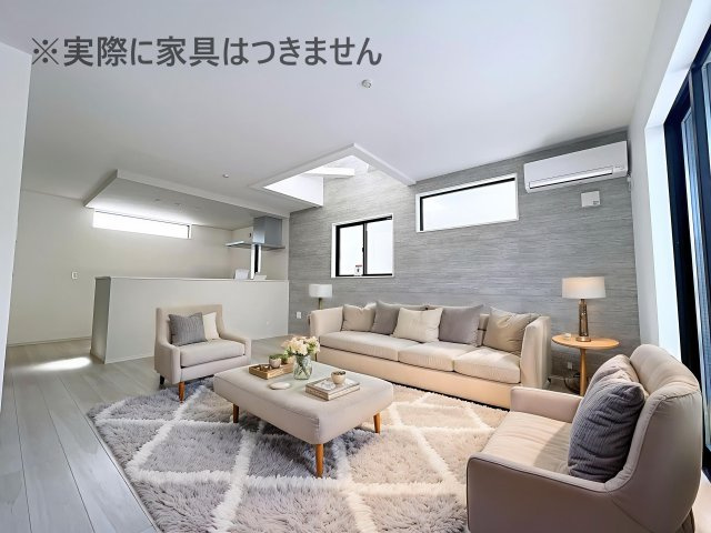 新築戸建・新築建売　郡山市八山田2期　行徳小・行健中の玄関|玄関を入ると左手に身だしなみがチェックできる鏡があります！